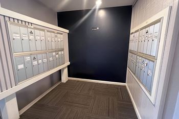 Mail/package area